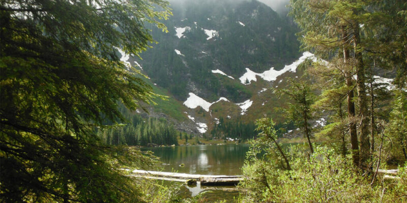 Hiking to Heather Lake in Washington state