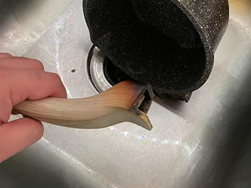 Carote pan handle failure